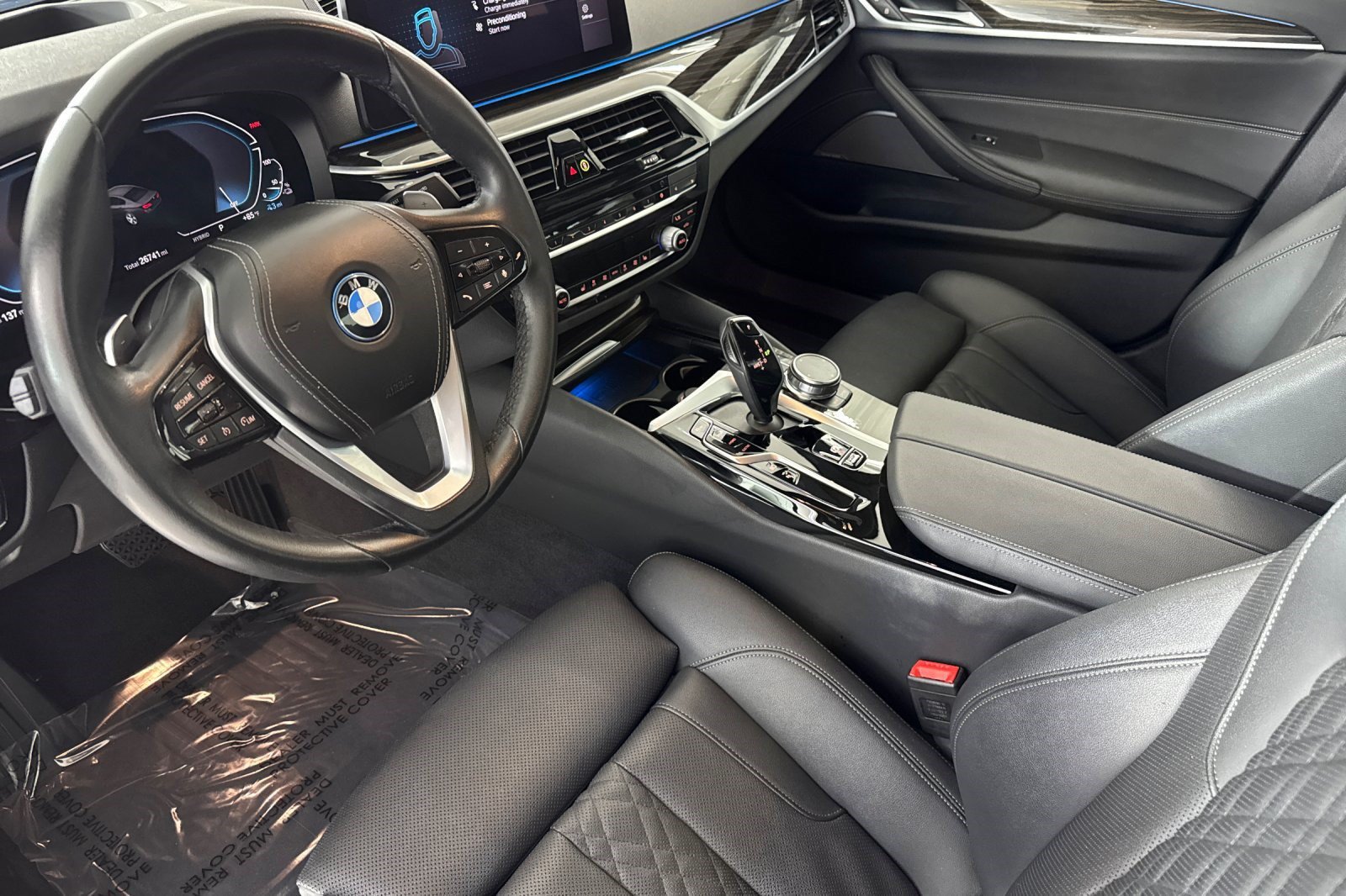 Certified 2023 BMW 530e w/ Premium Package RWD image 4