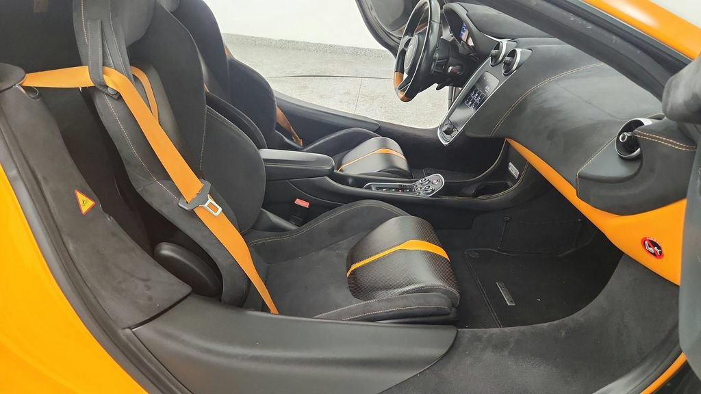 Used 2016 McLaren 570S Coupe RWD image 39