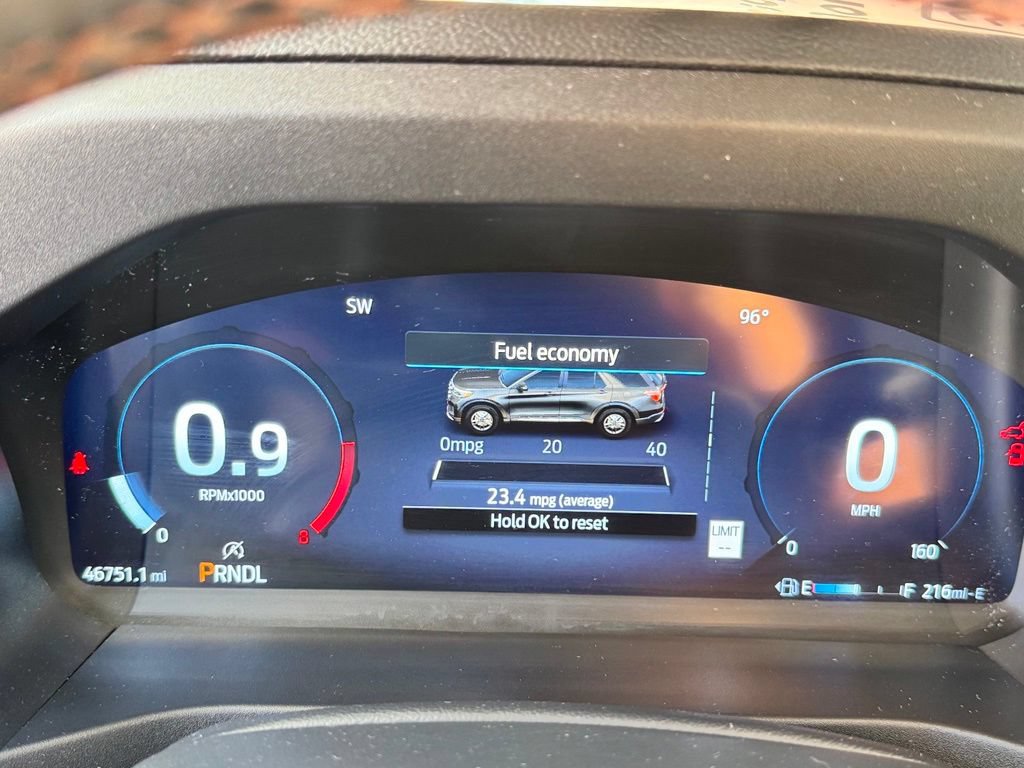Used 2025 Ford Explorer Active w/ Active Comfort Package RWD image 16