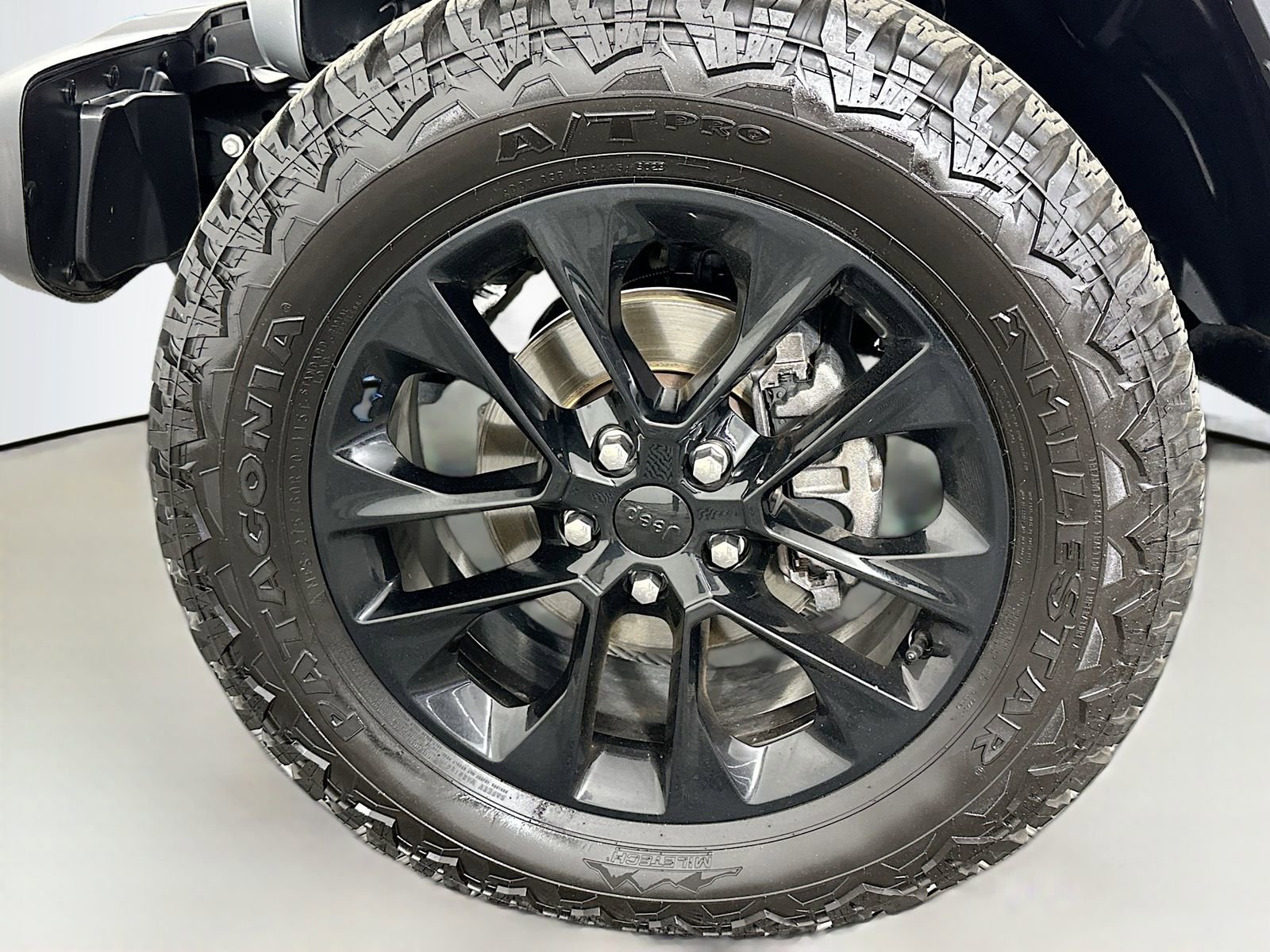 Used 2023 Jeep Wrangler Sahara 4xe image 32