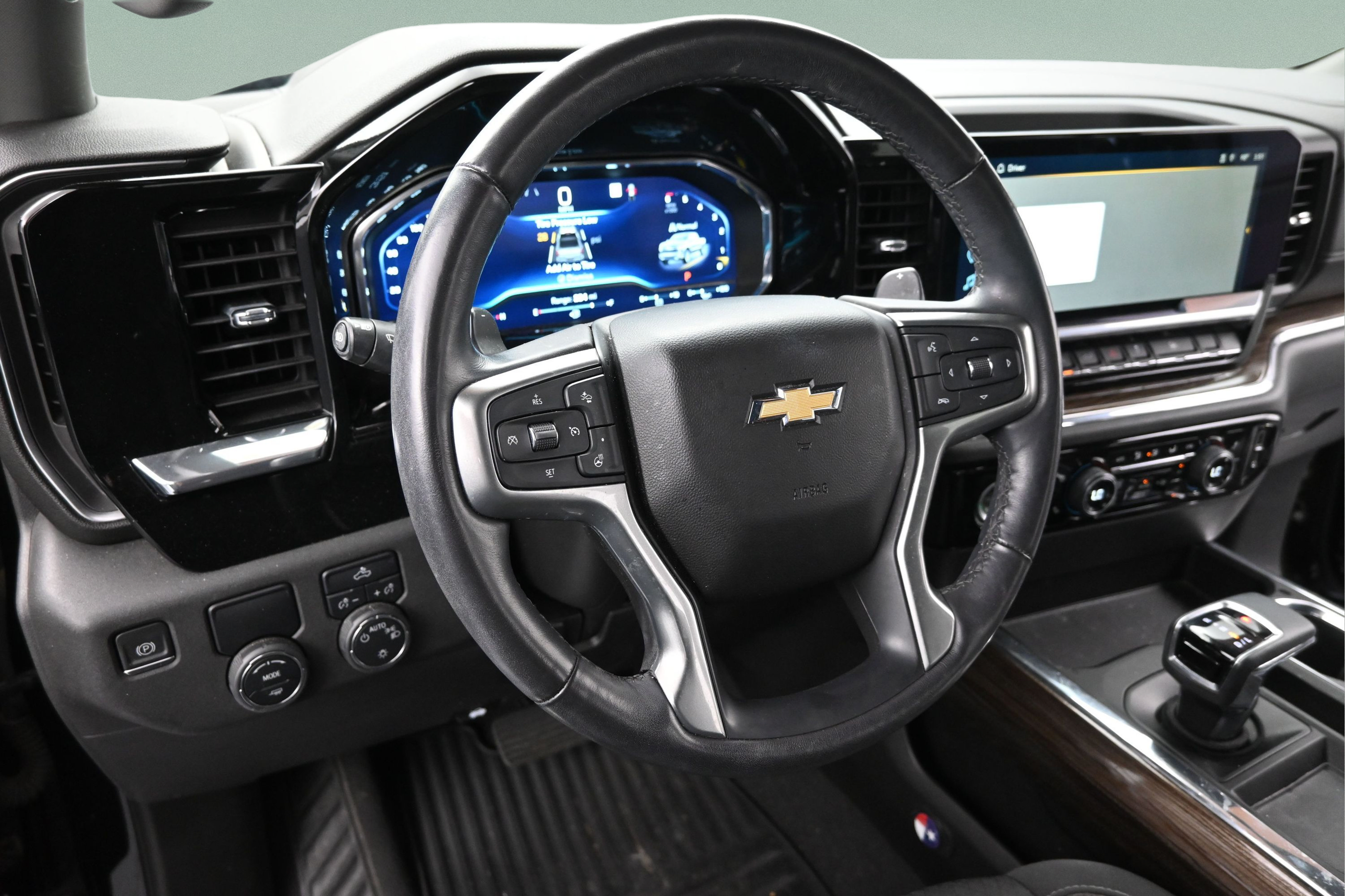 Used 2023 Chevrolet Silverado 1500 LT RWD image 13