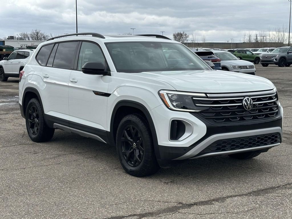 Certified 2025 Volkswagen Atlas Peak Edition SE image 7