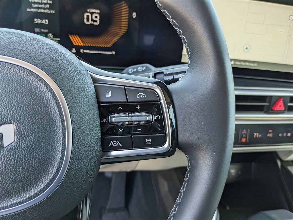 Certified 2025 Kia Sorento S w/ Panoramic Sunroof Package image 35