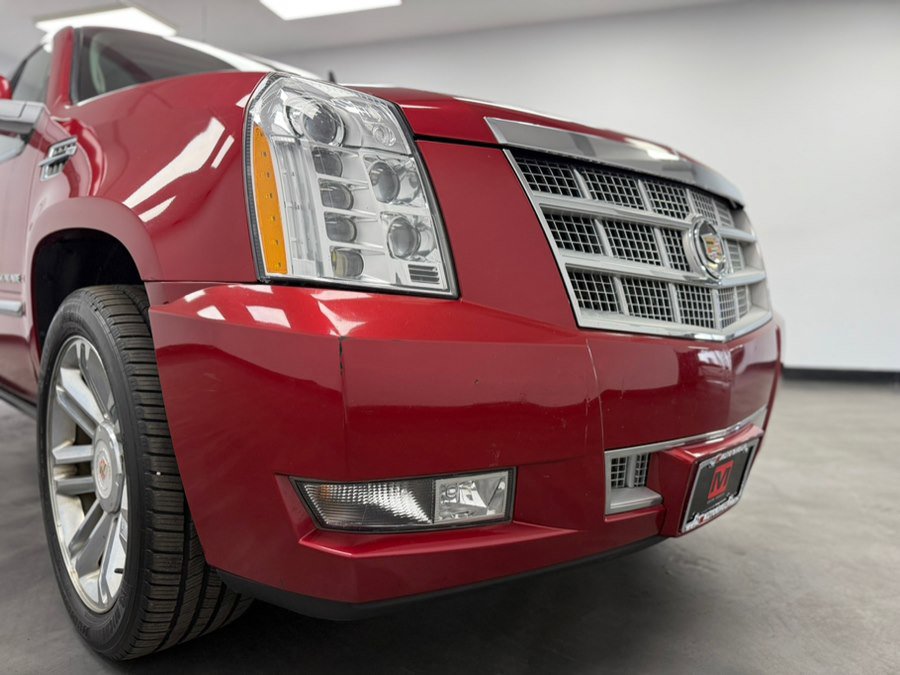 Used 2013 Cadillac Escalade Platinum AWD/4WD image 19