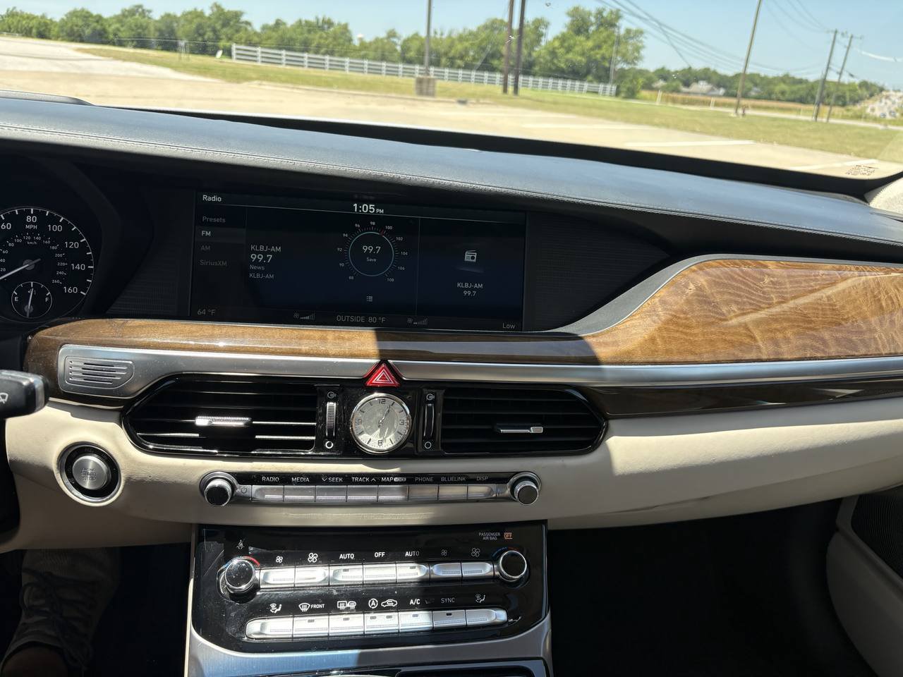 Used 2017 Genesis G90 3.3T Premium RWD image 19
