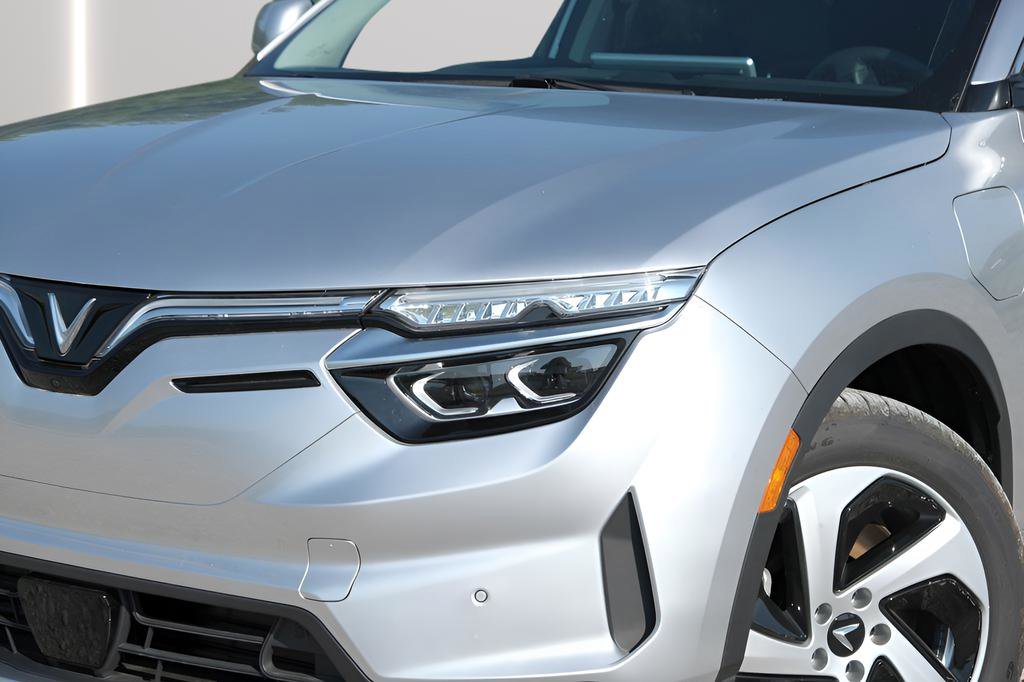New 2025 VinFast VF 8 Eco image 31