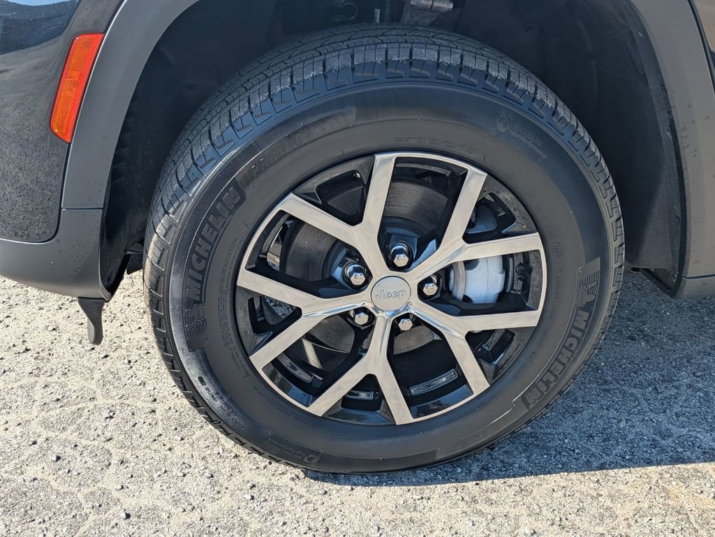 Used 2025 Jeep Grand Cherokee Limited image 10