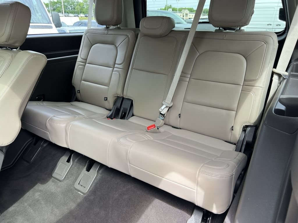 Used 2022 Lincoln Navigator L Reserve AWD/4WD image 30