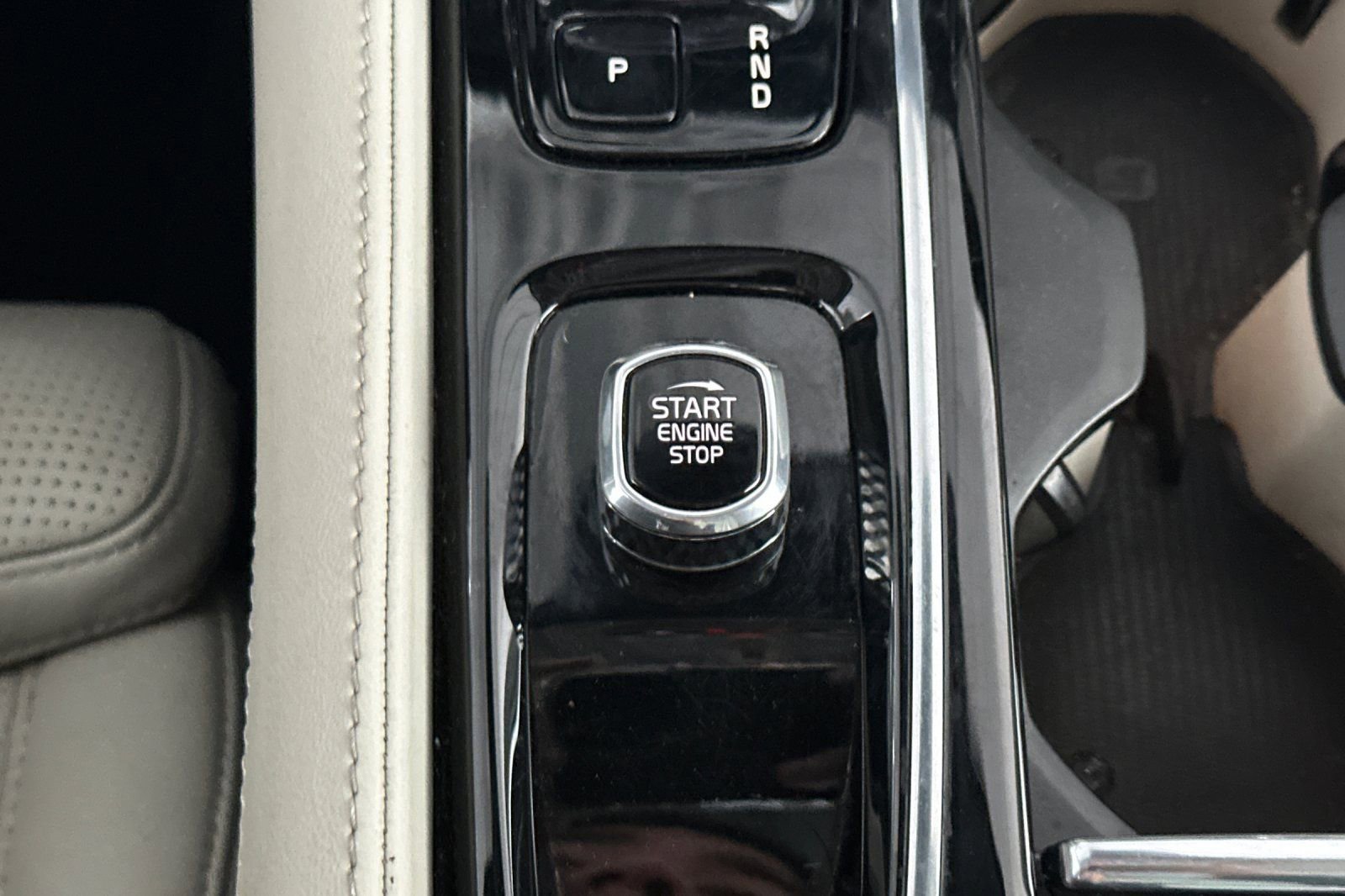 Used 2024 Volvo S90 T8 Ultimate image 24