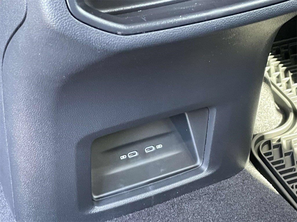 New 2026 Volkswagen Atlas Cross Sport SE FWD image 19