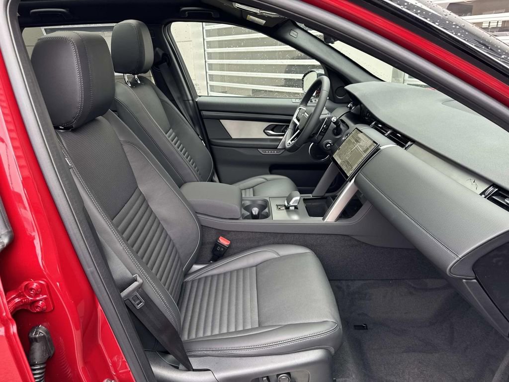 New 2026 Land Rover Discovery Sport Landmark image 9