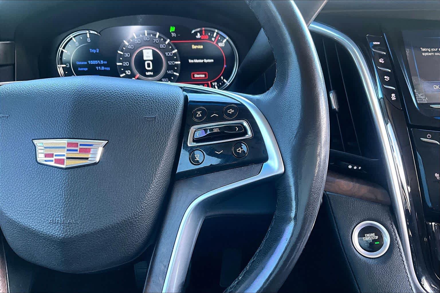 Used 2018 Cadillac Escalade ESV Luxury RWD image 25