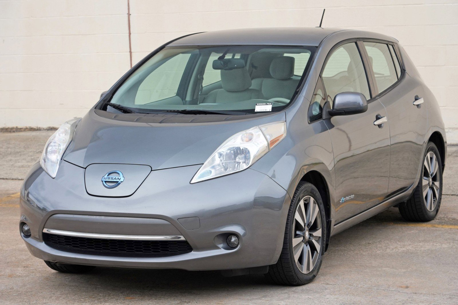 Used 2015 Nissan Leaf SV FWD image 41
