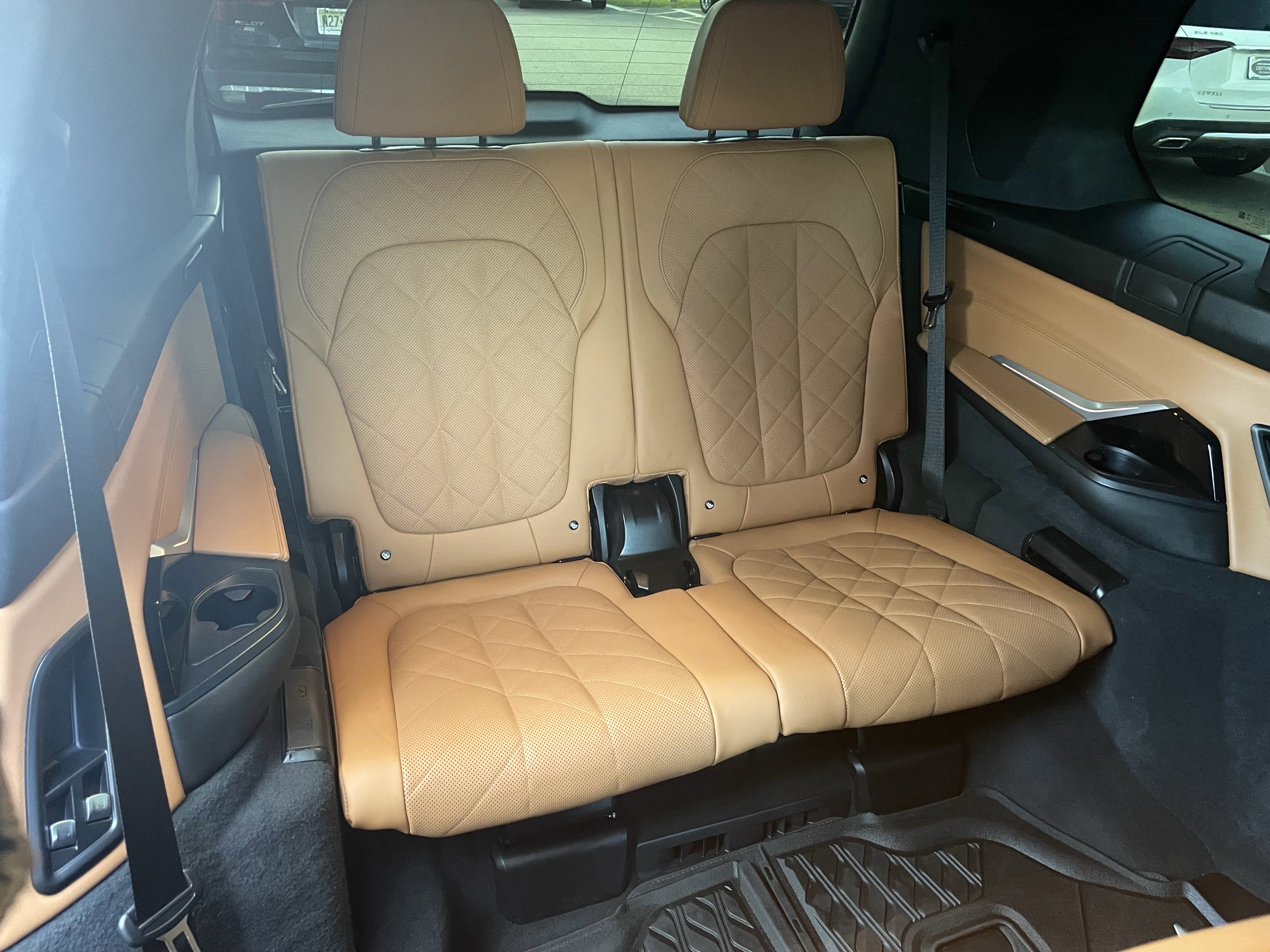 Used 2023 BMW X7 xDrive40i w/ M Sport Package image 34