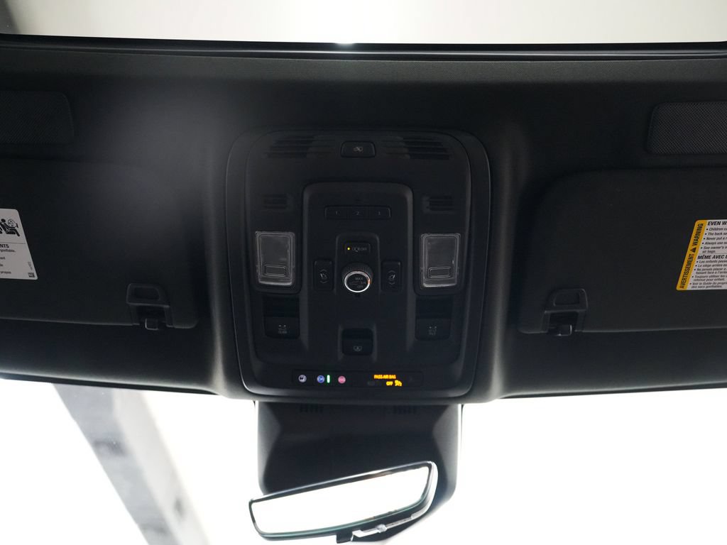 Used 2023 Cadillac Escalade ESV Sport w/ LPO, ONYX Package AWD/4WD image 44