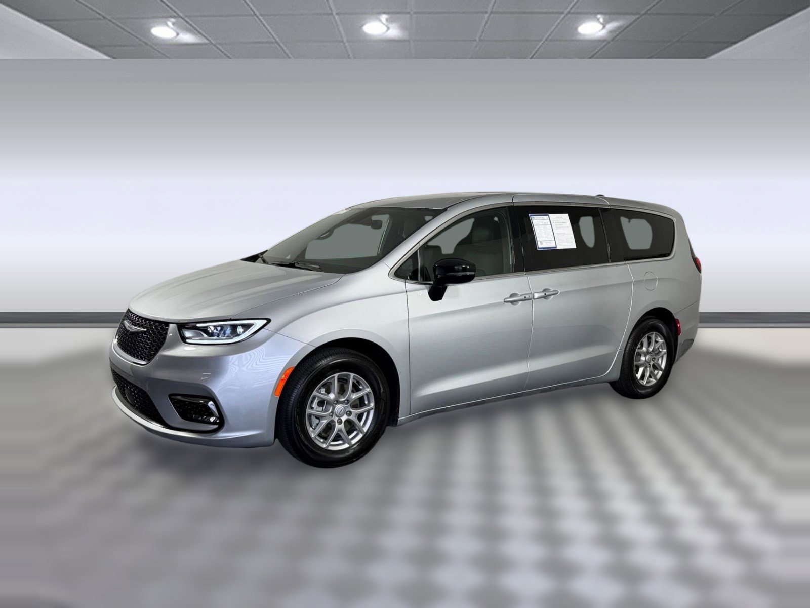 Used 2026 Chrysler Pacifica Select