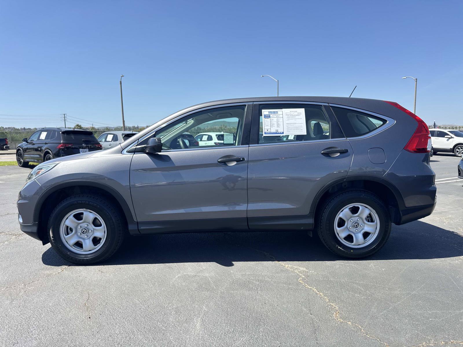 Used 2015 Honda CR-V LX image 2