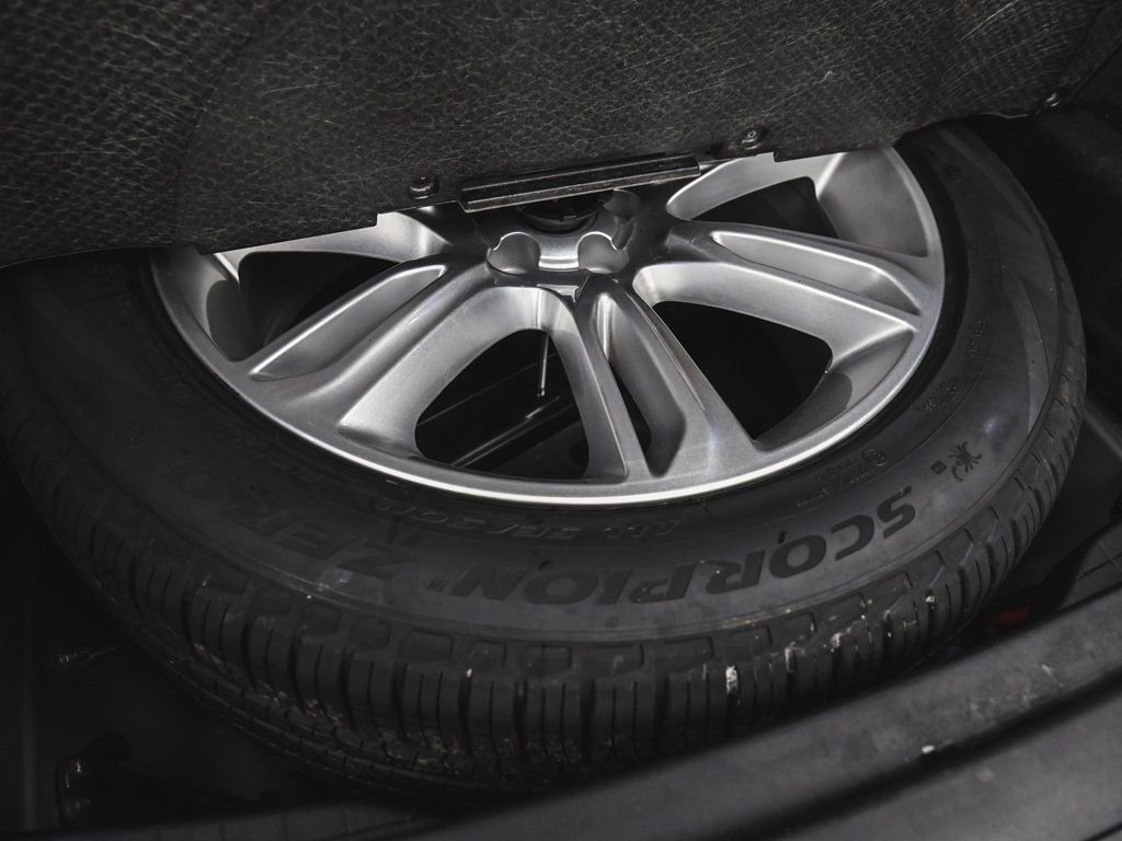 Used 2023 Land Rover Range Rover Velar S image 38