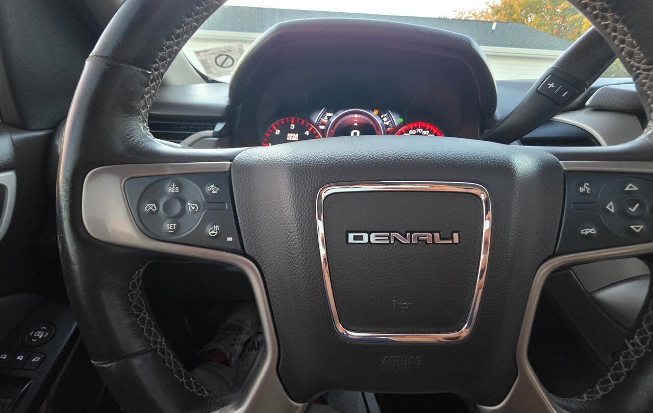 Used 2015 GMC Yukon Denali w/ Touring Package AWD/4WD image 38