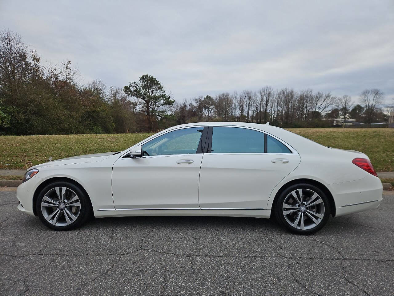 Used 2016 Mercedes-Benz S 550 Sedan image 2