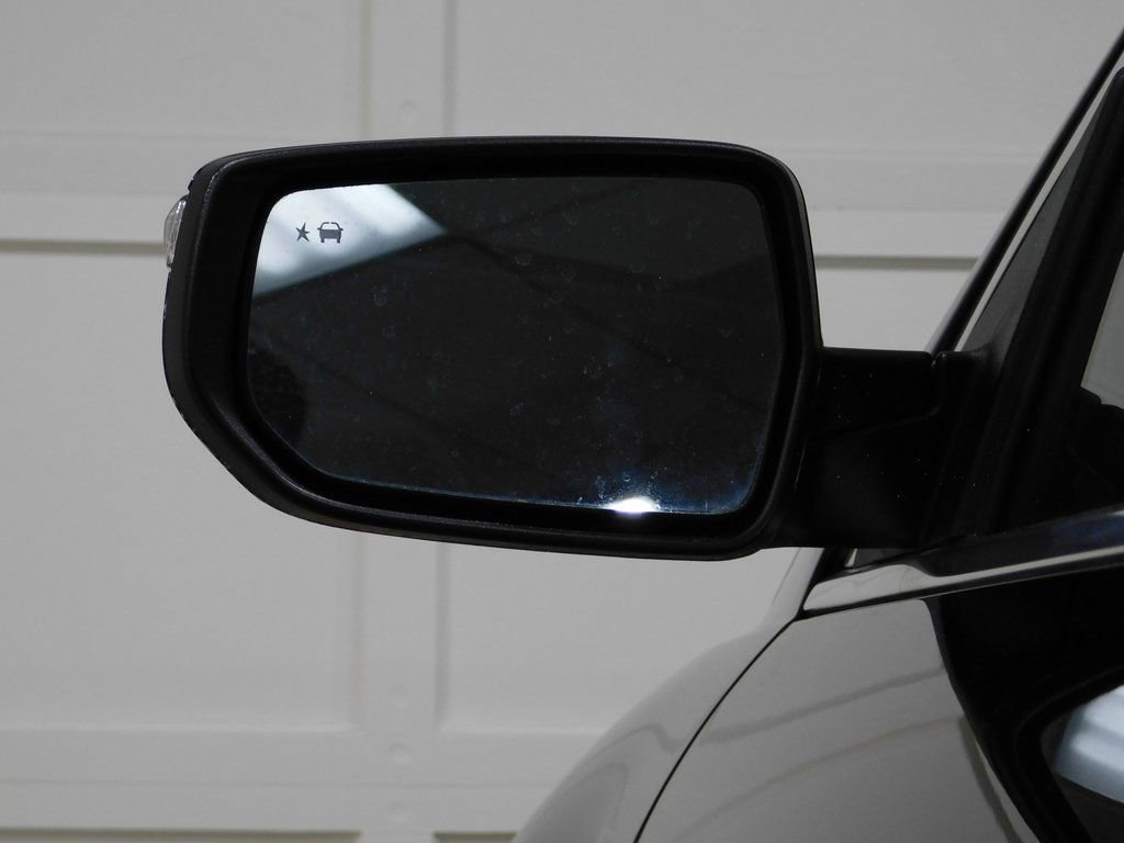 Used 2016 Chevrolet Malibu Premier w/ Driver Confidence Package II image 24