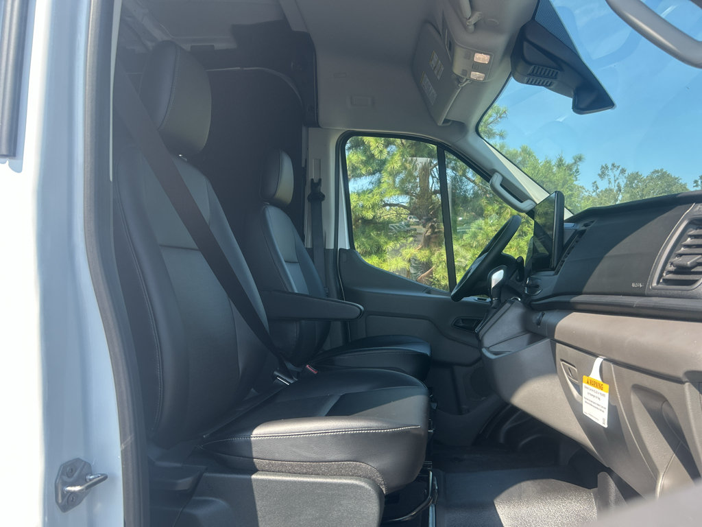 New 2026 Ford Transit 250 148 Medium Roof w/ Load Area Protection Package RWD image 10