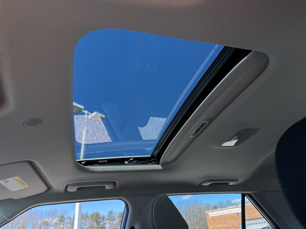 Used 2023 Hyundai Venue SEL image 7