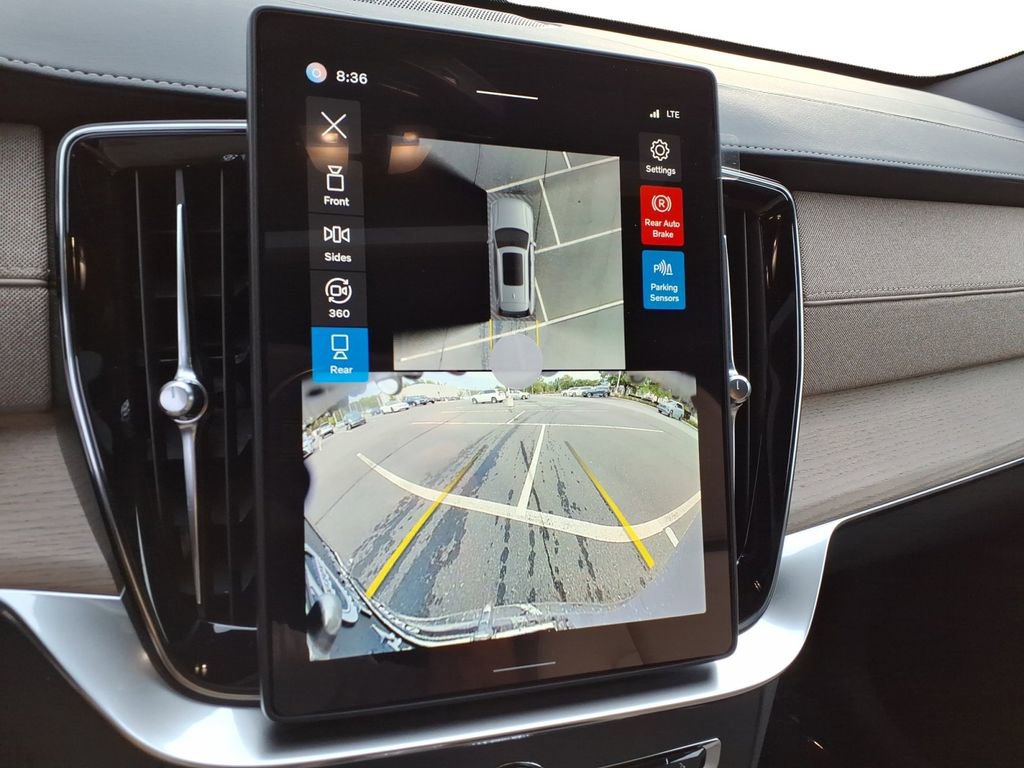New 2026 Volvo XC90 B6 Plus w/ Protection Package Premier image 14