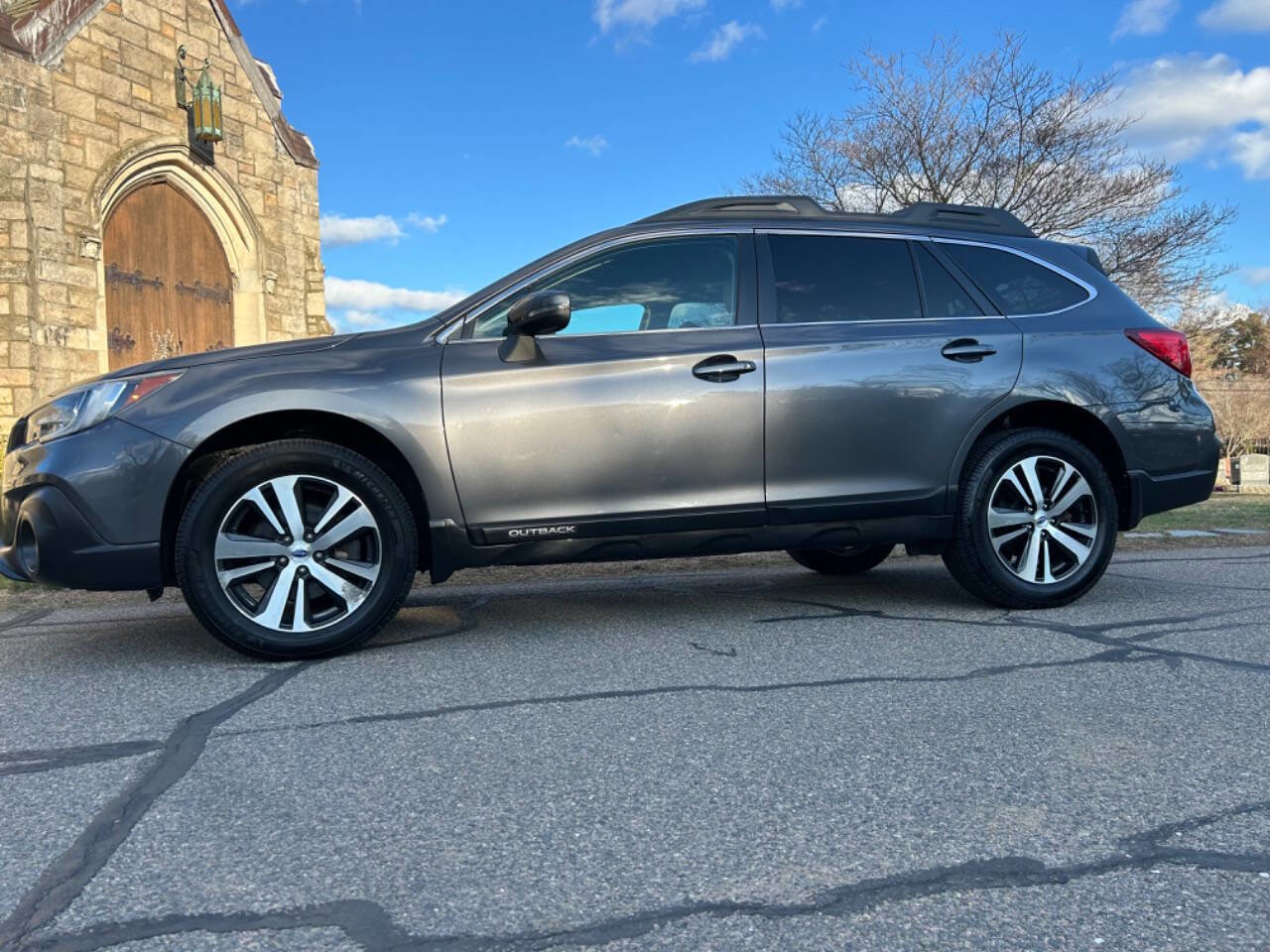 Used 2018 Subaru Outback 3.6R Limited image 33