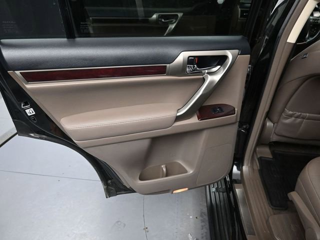 Used 2014 Lexus GX 460 w/ Premium Package image 31