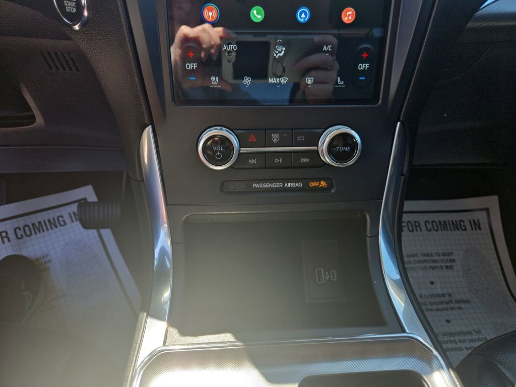 Used 2022 Ford Edge Titanium w/ Equipment Group 301A AWD/4WD image 19