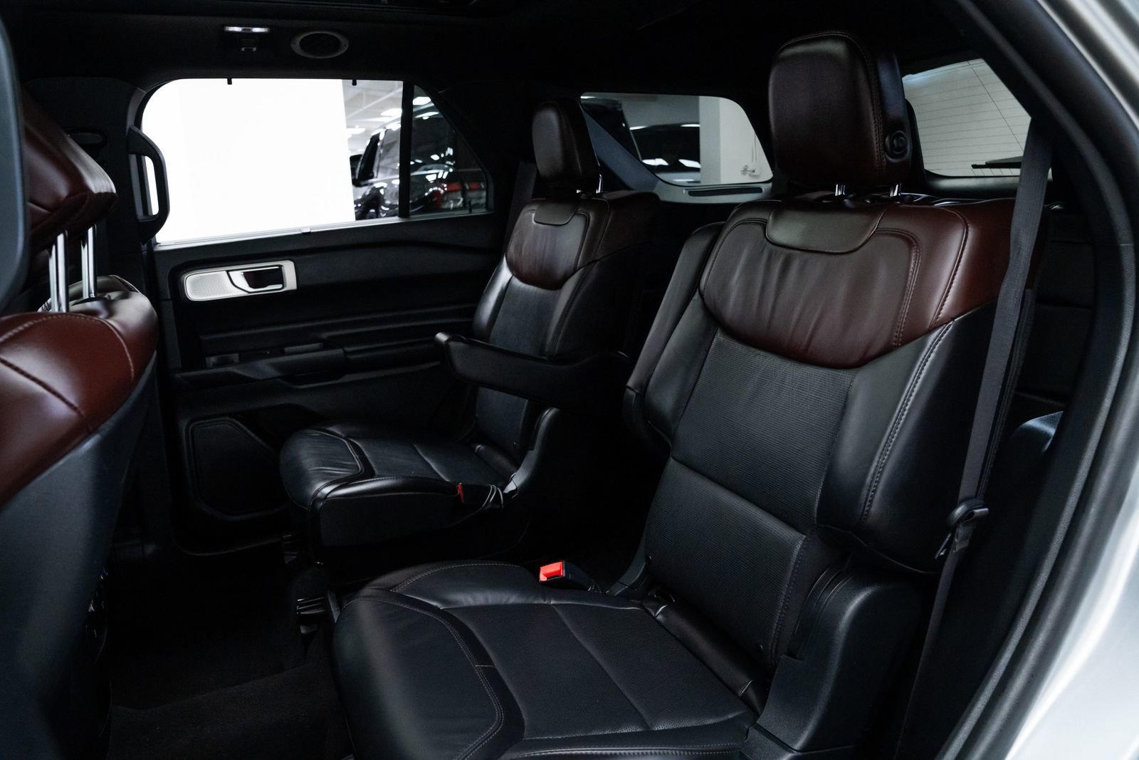 Used 2020 Ford Explorer Platinum w/ Premium Technology Package image 20