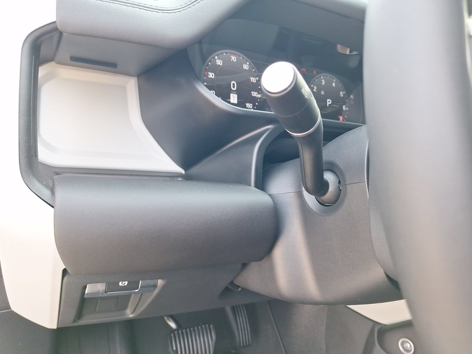 Used 2024 Land Rover Defender 110 X-Dynamic SE AWD/4WD image 19