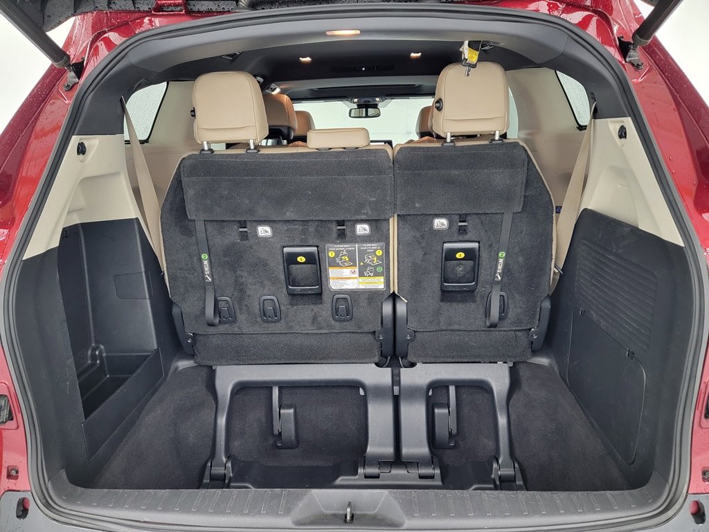 Used 2021 Toyota Sienna Limited FWD image 33