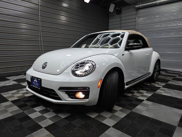 Used 2015 Volkswagen Beetle R-Line FWD image 36