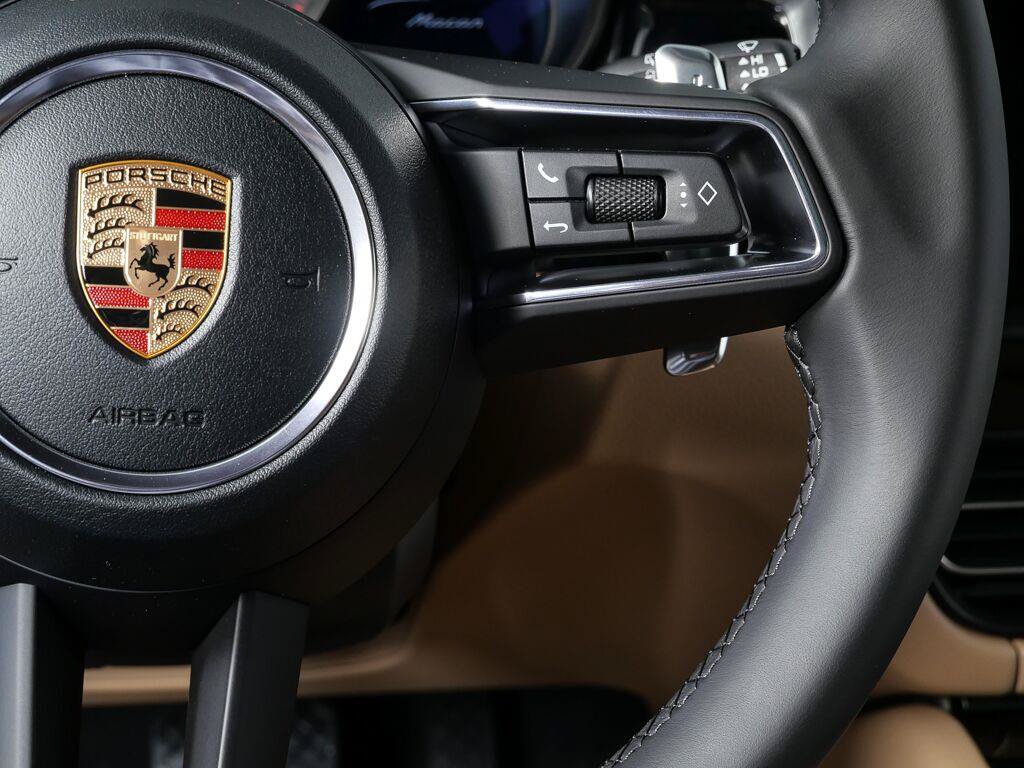 Certified 2026 Porsche Macan Turbo AWD/4WD image 11