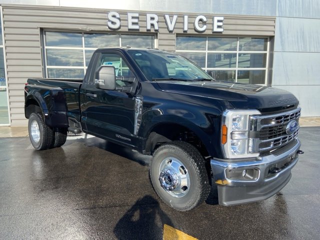 New 2026 Ford F350 4x4 Regular Cab DRW Super Duty image 4