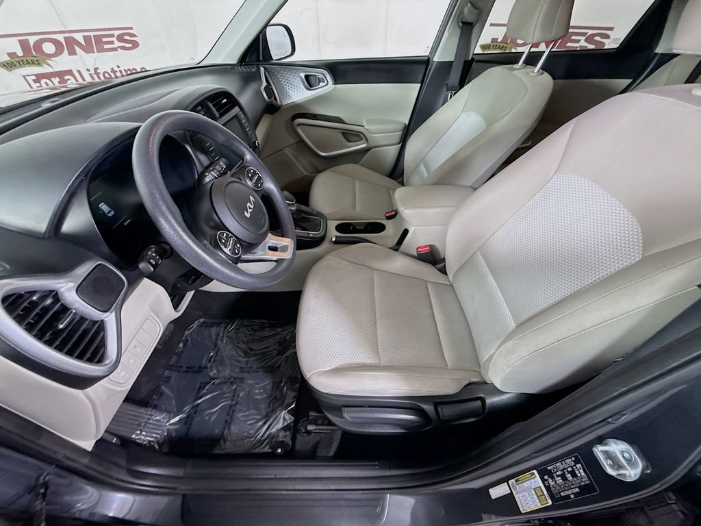 Used 2023 Kia Soul LX w/ LX Technology Package FWD image 23