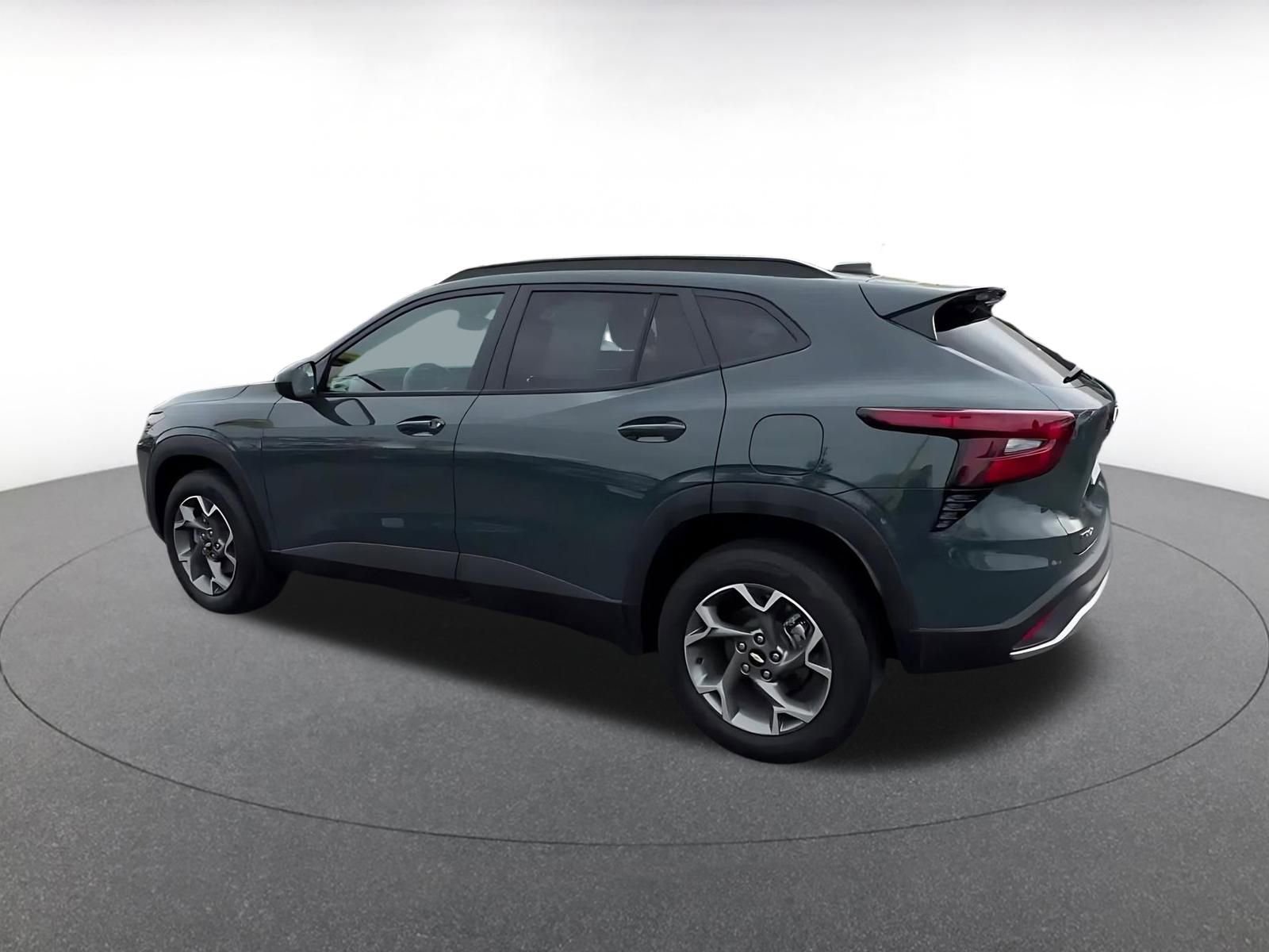 Used 2025 Chevrolet Trax LT image 10