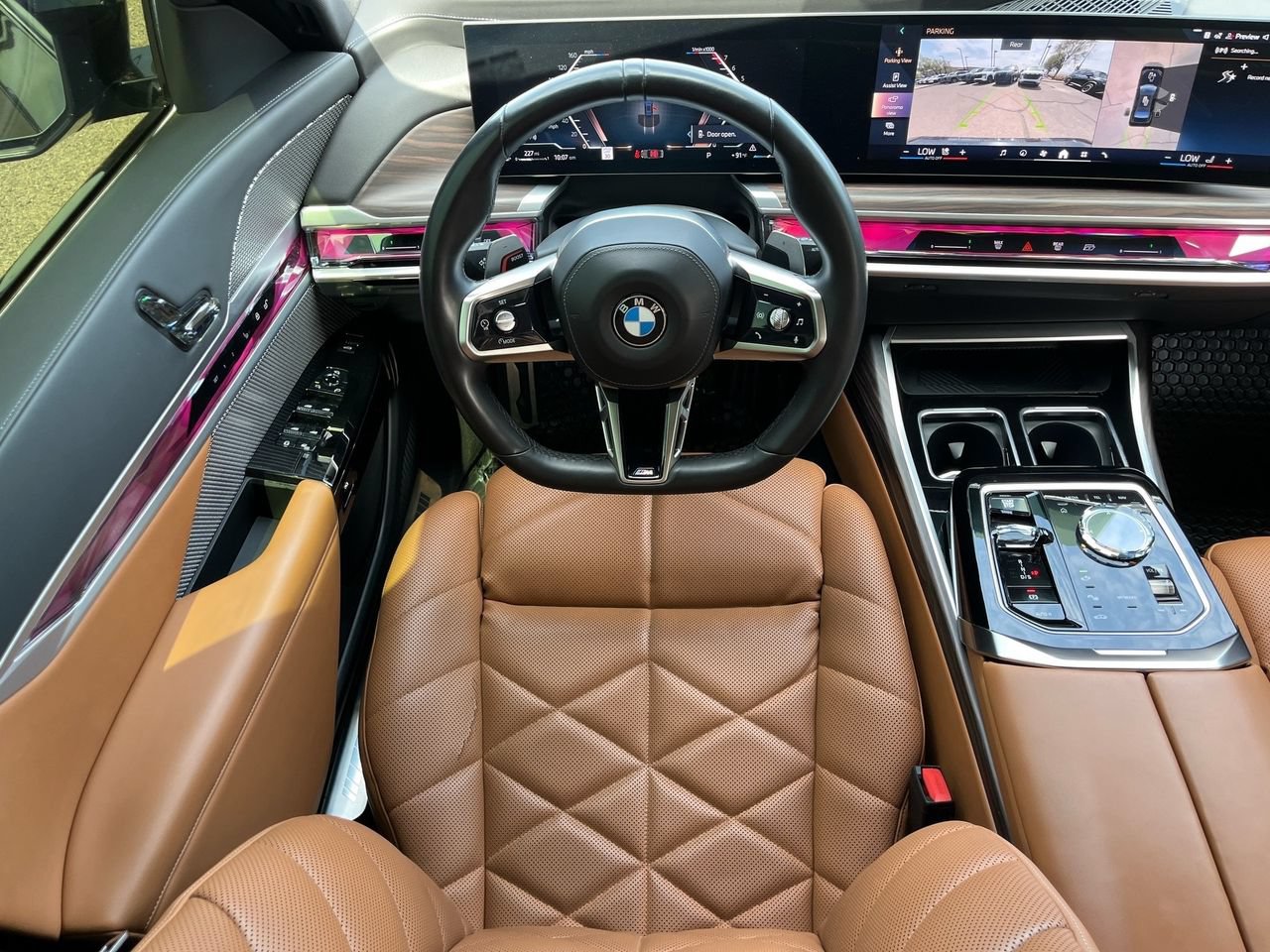 Used 2023 BMW 740i w/ Parking Assistance Package RWD image 13