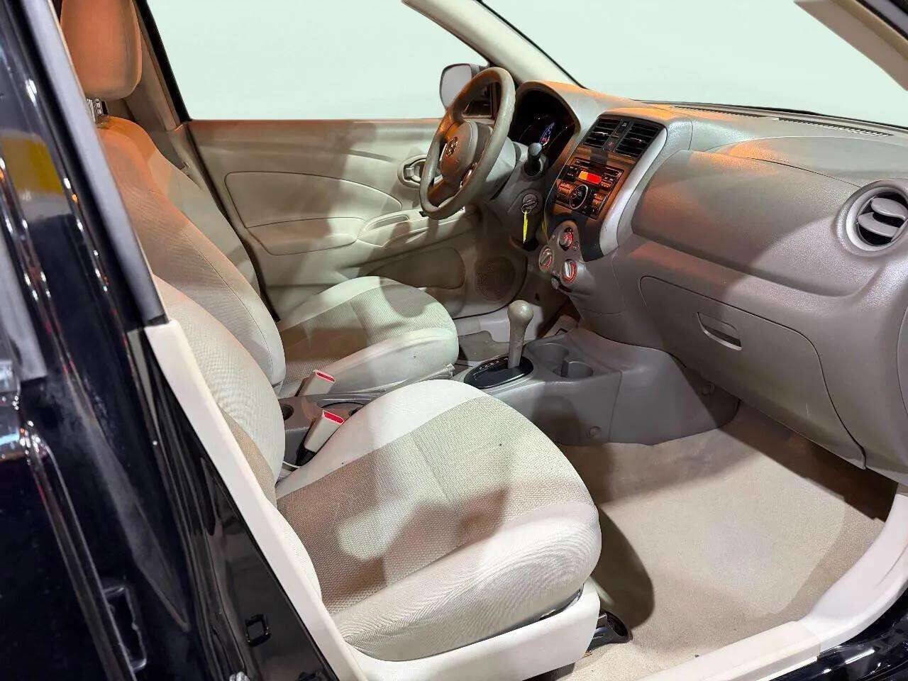 Used 2012 Nissan Versa SV image 7