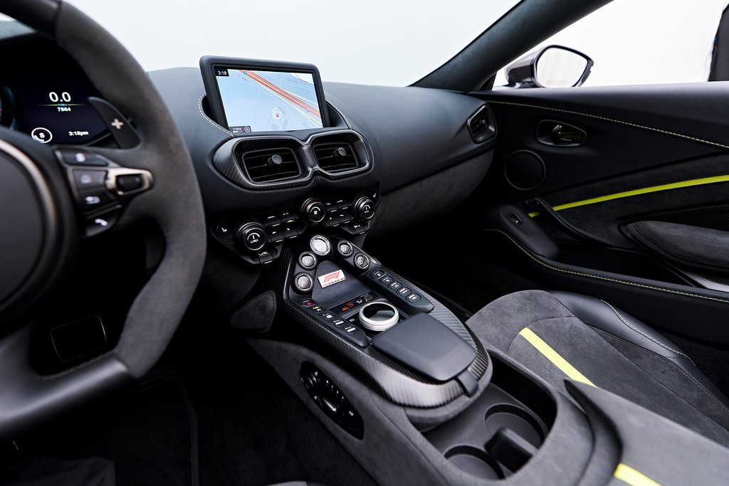 Used 2023 Aston Martin V8 Vantage Roadster image 62