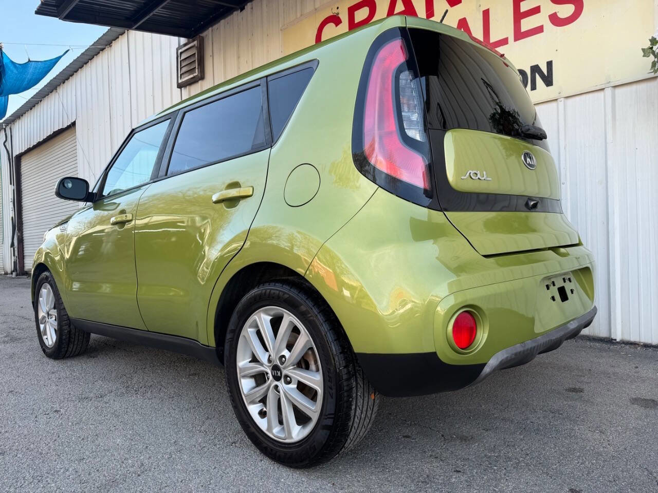 Used 2017 Kia Soul + image 4