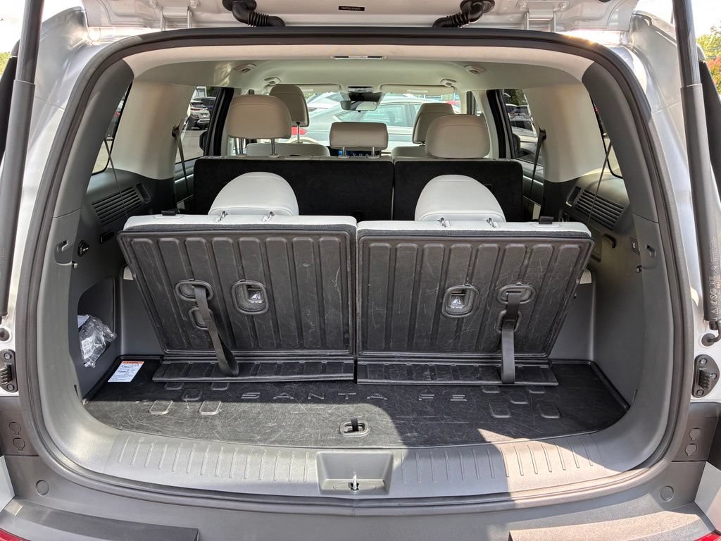 Used 2025 Hyundai Santa Fe SEL AWD/4WD image 13