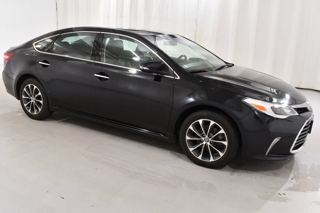 Used 2016 Toyota Avalon XLE FWD image 5