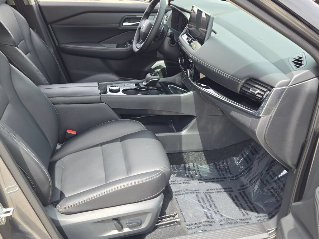 Used 2026 Nissan Rogue SL AWD/4WD image 4