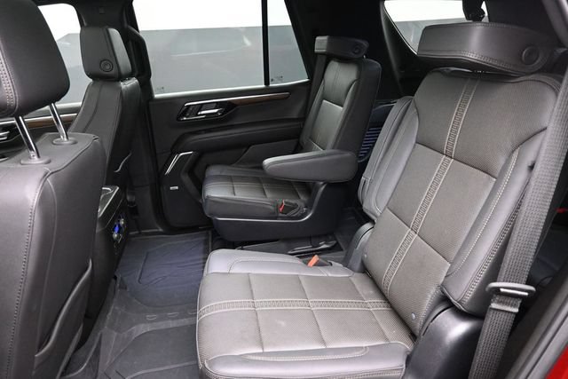 Used 2025 Chevrolet Tahoe High Country AWD/4WD image 12