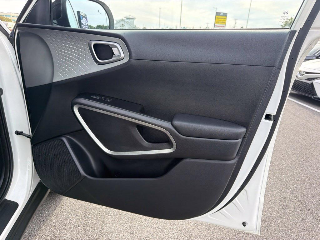 Used 2024 Kia Soul S FWD image 14