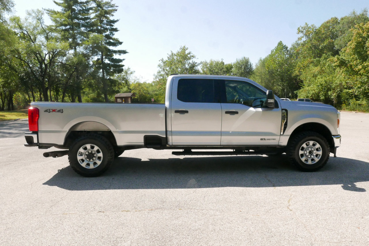 Used 2024 Ford F350 XLT image 6