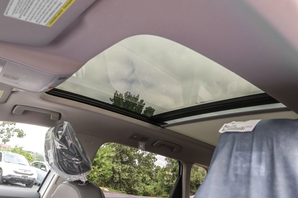 Used 2025 Volkswagen Taos SE image 7